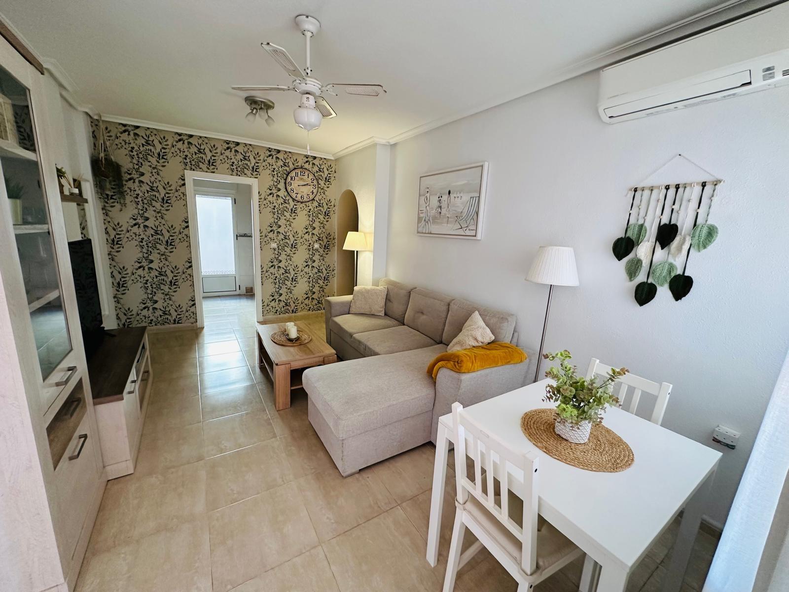 For sale - 2 Bedroom 2 Bathroom Villa in Orihuela Costa - Los Altos  - Alicante