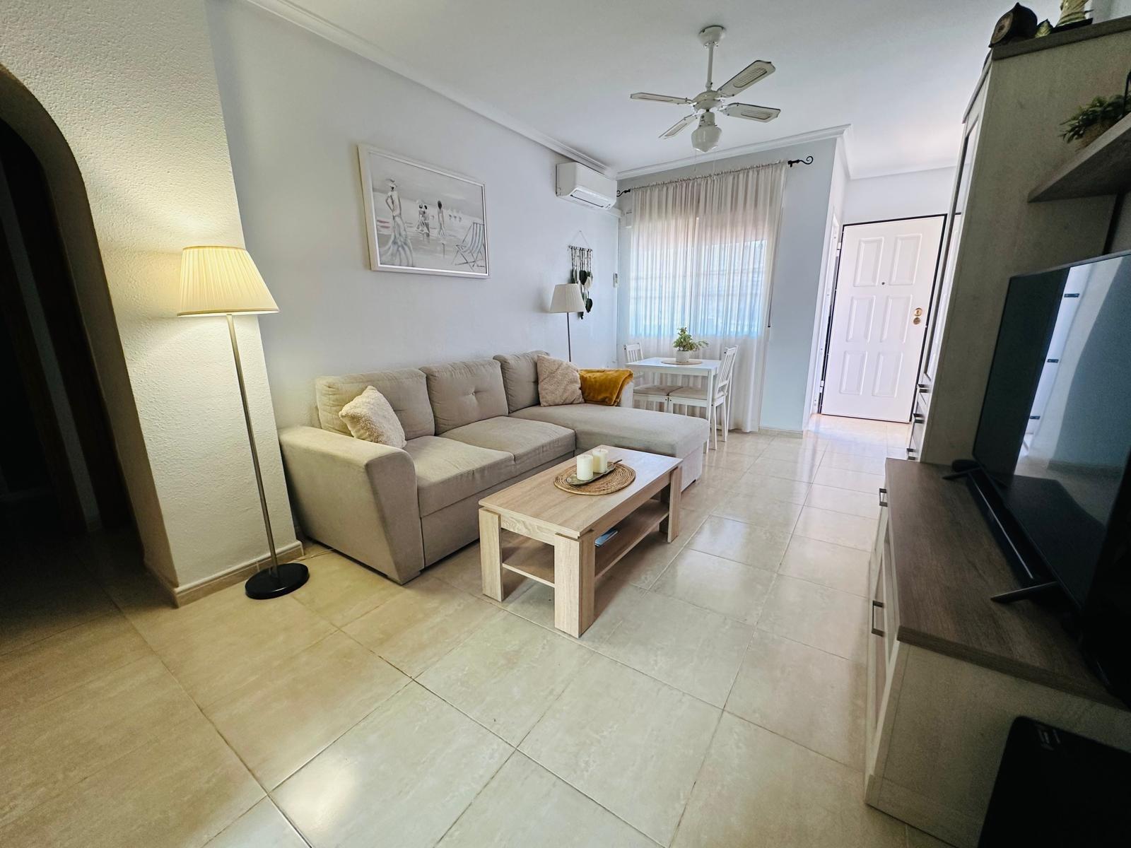 For sale - 2 Bedroom 2 Bathroom Villa in Orihuela Costa - Los Altos  - Alicante