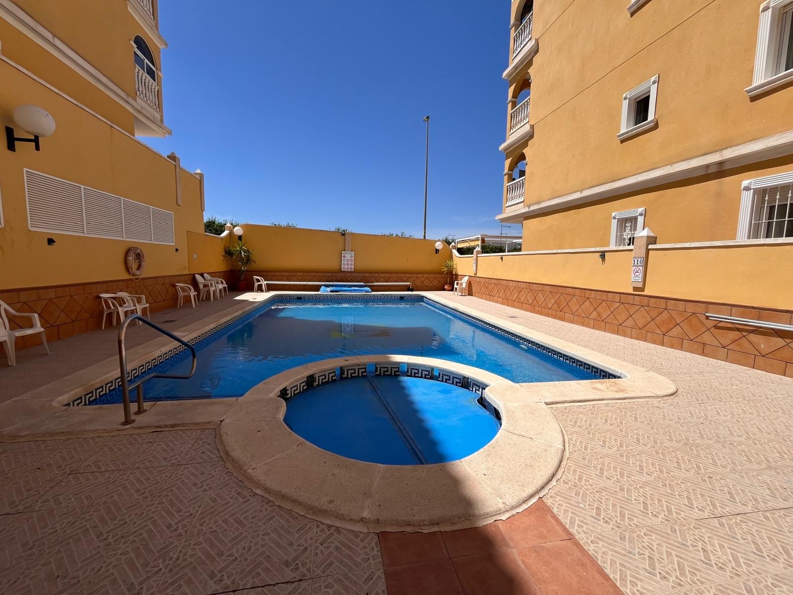 For sale - 2 Bedroom 1 Bathroom Apartment in Algorfa - Inland  - Alicante