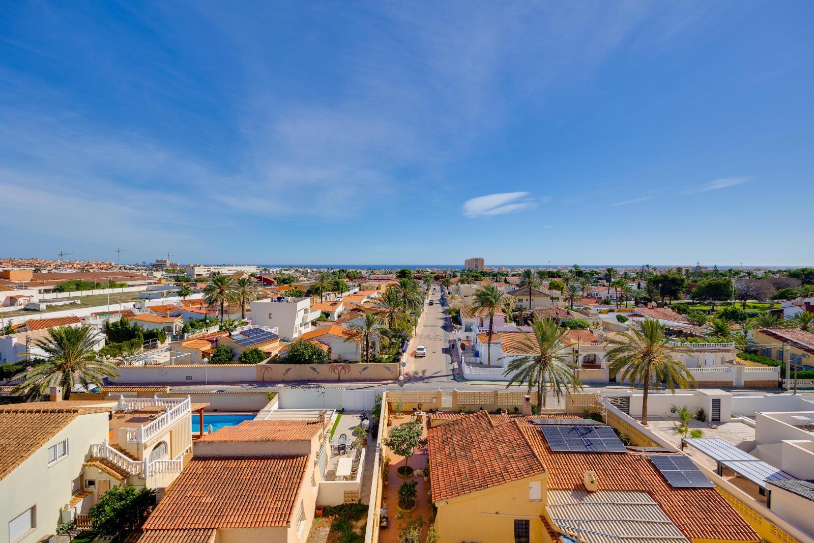 For sale - 2 Bedroom 1 Bathroom Apartment in Torrevieja - Nueva Torrevieja  - Alicante
