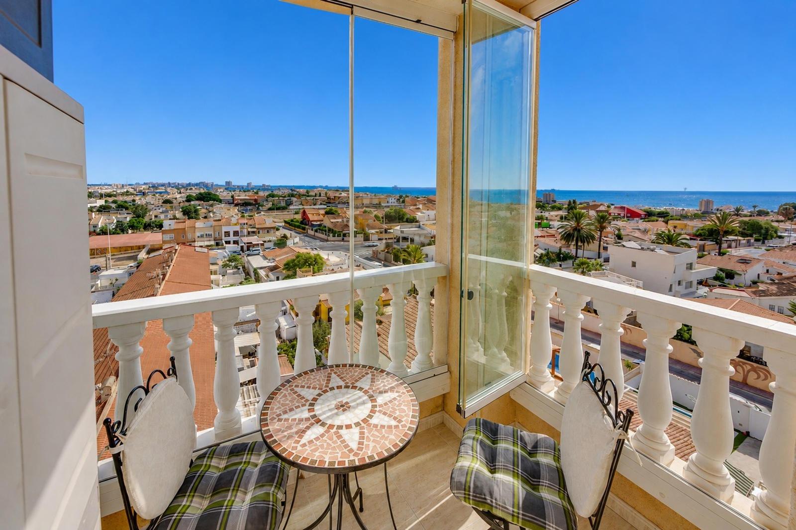 For sale - 2 Bedroom 1 Bathroom Apartment in Torrevieja - Nueva Torrevieja  - Alicante