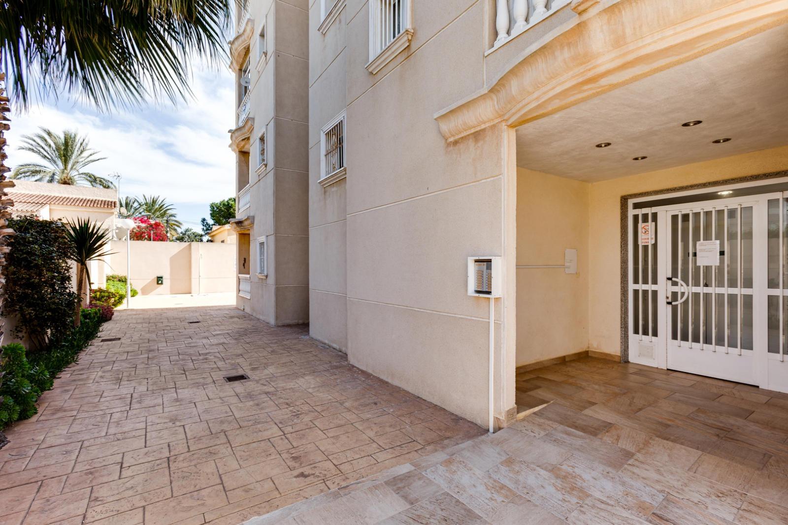 For sale - 2 Bedroom 1 Bathroom Apartment in Torrevieja - Nueva Torrevieja  - Alicante
