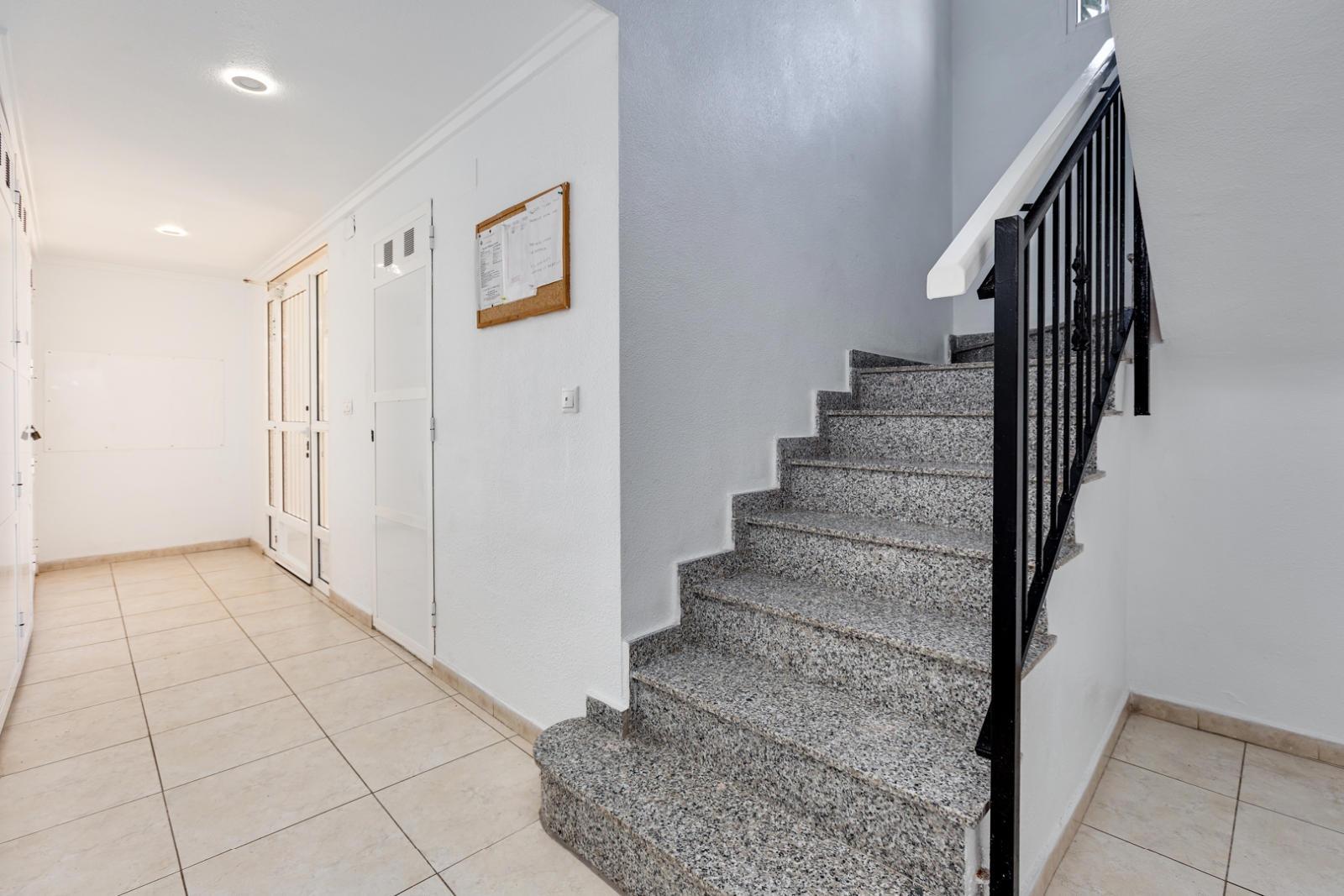 For sale - 2 Bedroom 1 Bathroom Apartment in Torrevieja - Nueva Torrevieja  - Alicante