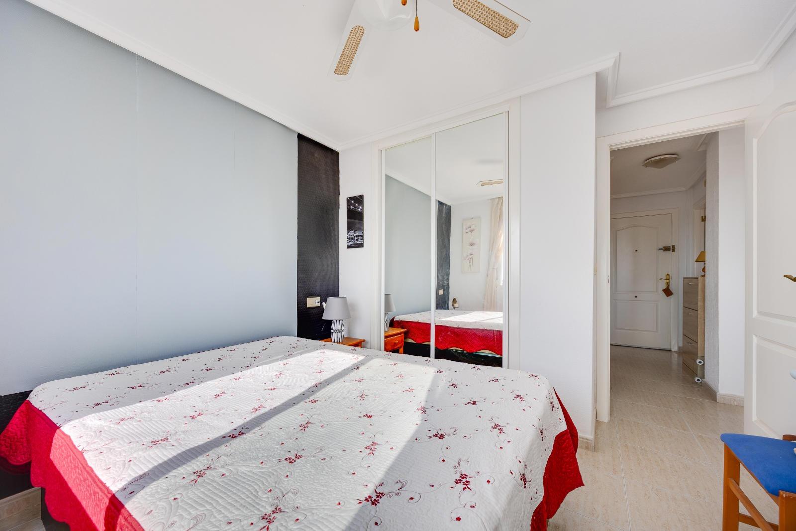 For sale - 2 Bedroom 1 Bathroom Apartment in Torrevieja - Nueva Torrevieja  - Alicante