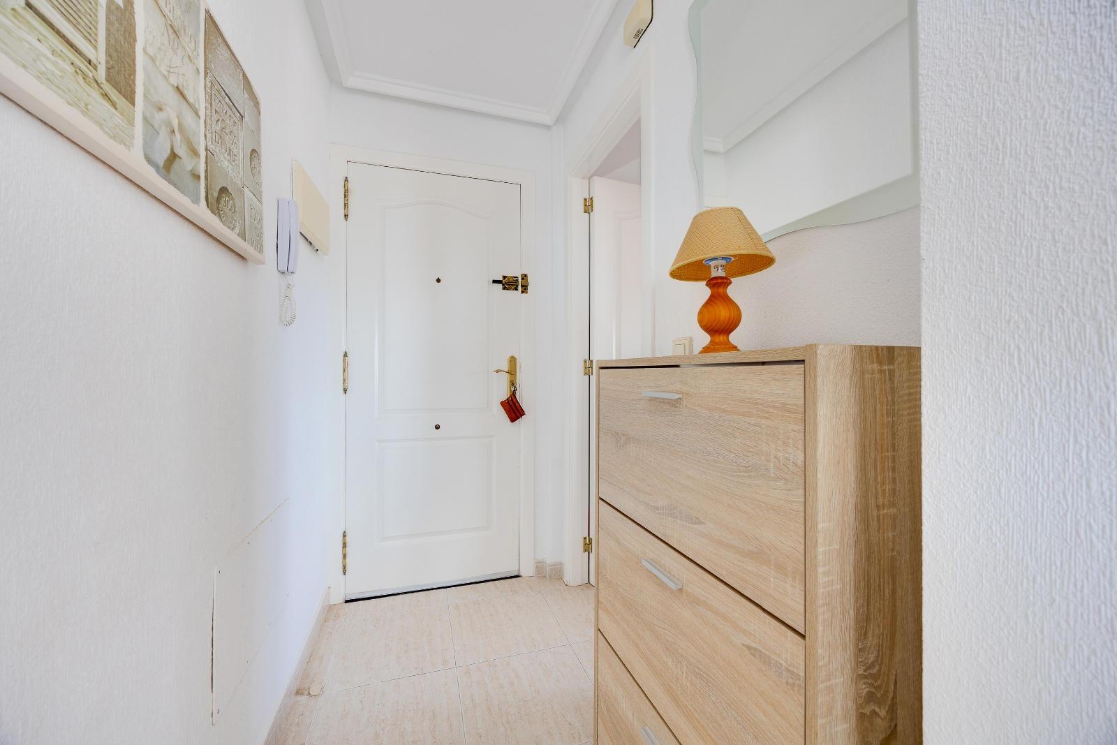 For sale - 2 Bedroom 1 Bathroom Apartment in Torrevieja - Nueva Torrevieja  - Alicante