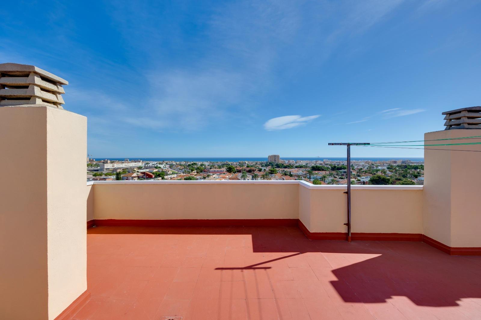 For sale - 2 Bedroom 1 Bathroom Apartment in Torrevieja - Nueva Torrevieja  - Alicante