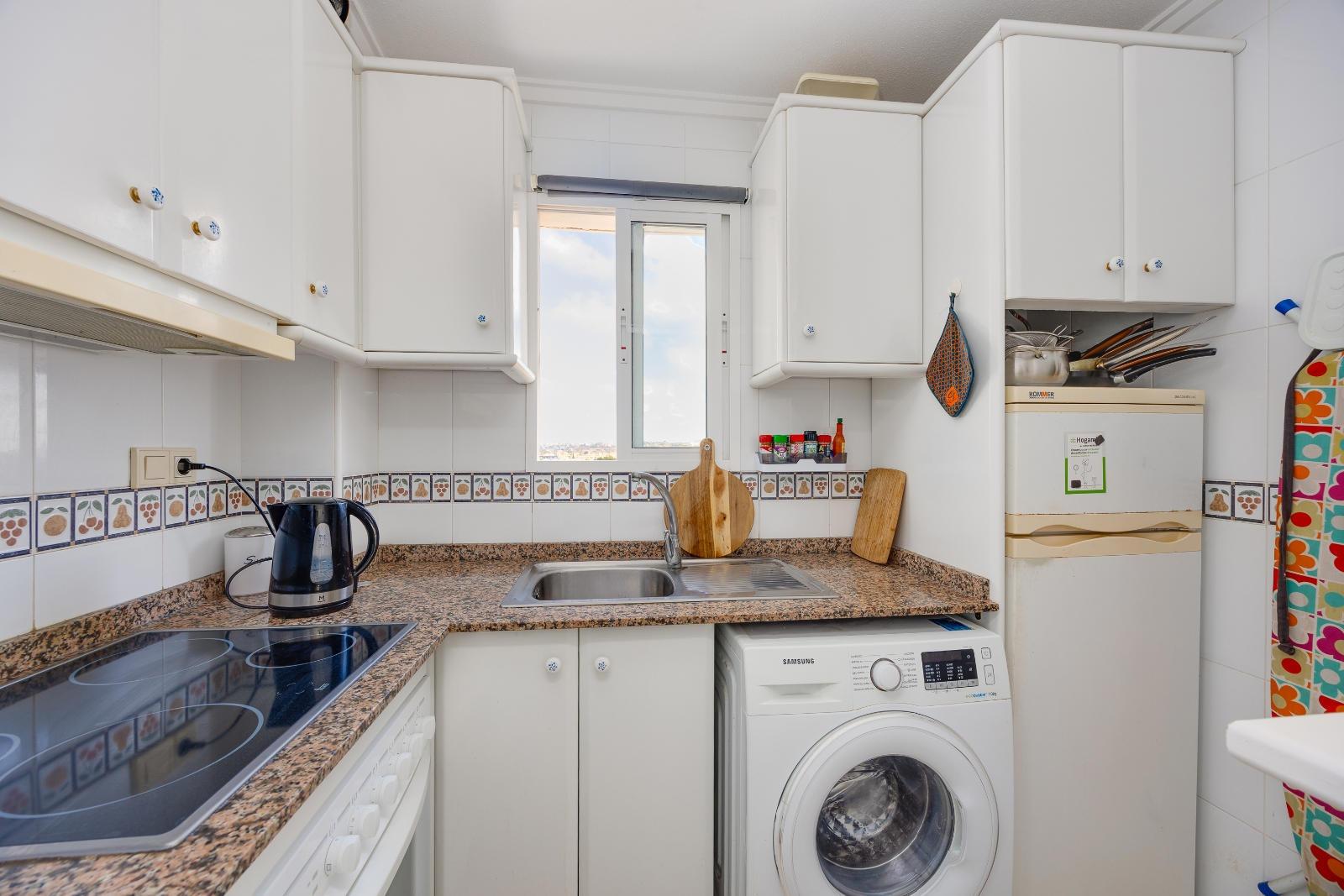 For sale - 2 Bedroom 1 Bathroom Apartment in Torrevieja - Nueva Torrevieja  - Alicante