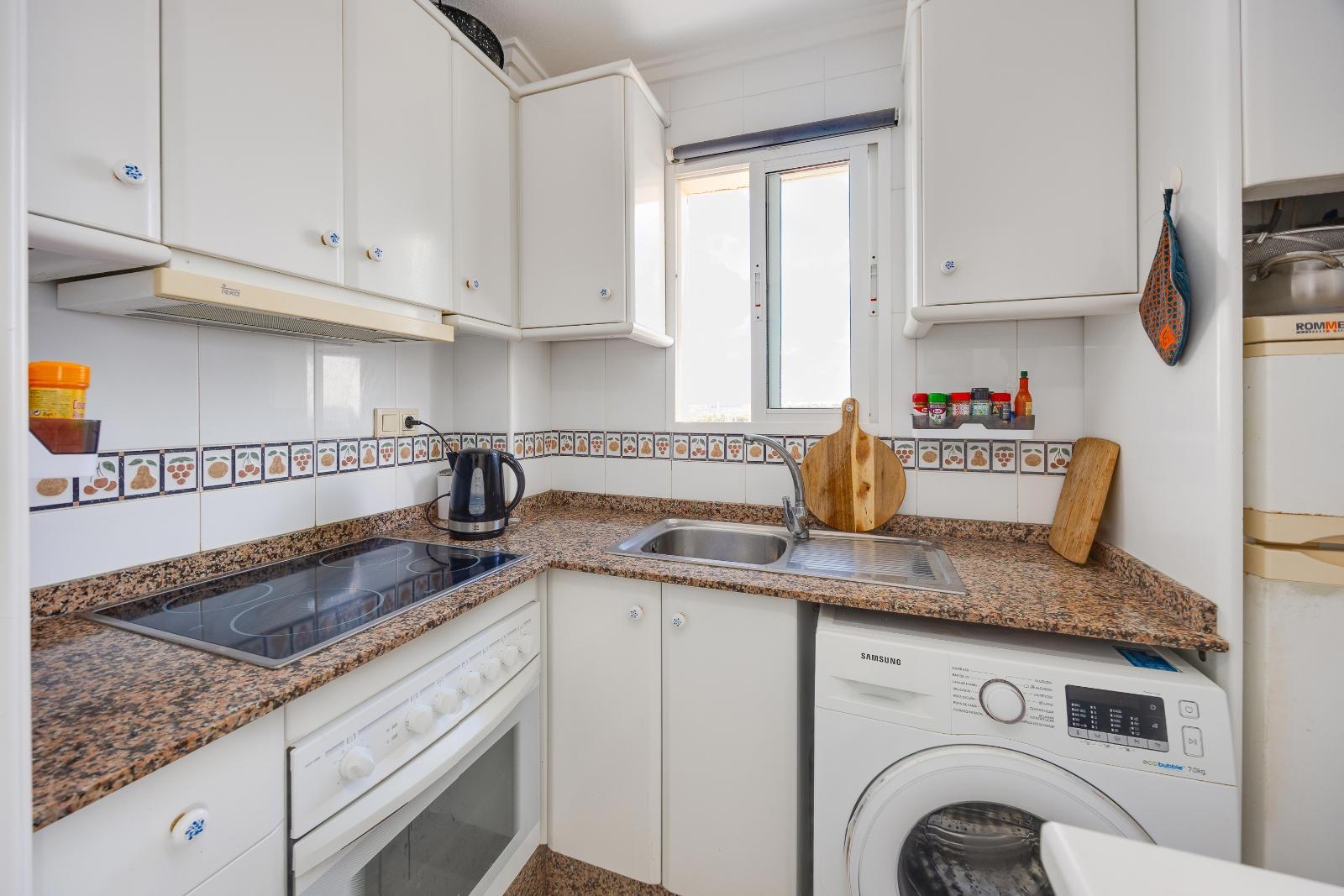 For sale - 2 Bedroom 1 Bathroom Apartment in Torrevieja - Nueva Torrevieja  - Alicante