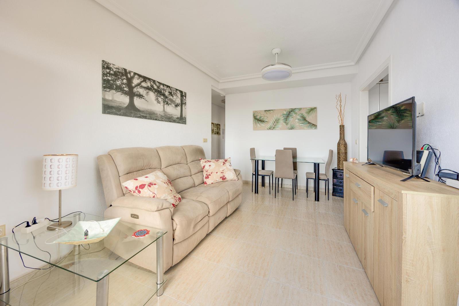 For sale - 2 Bedroom 1 Bathroom Apartment in Torrevieja - Nueva Torrevieja  - Alicante