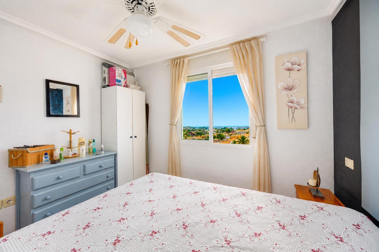 For sale - 2 Bedroom 1 Bathroom Apartment in Torrevieja - Nueva Torrevieja  - Alicante