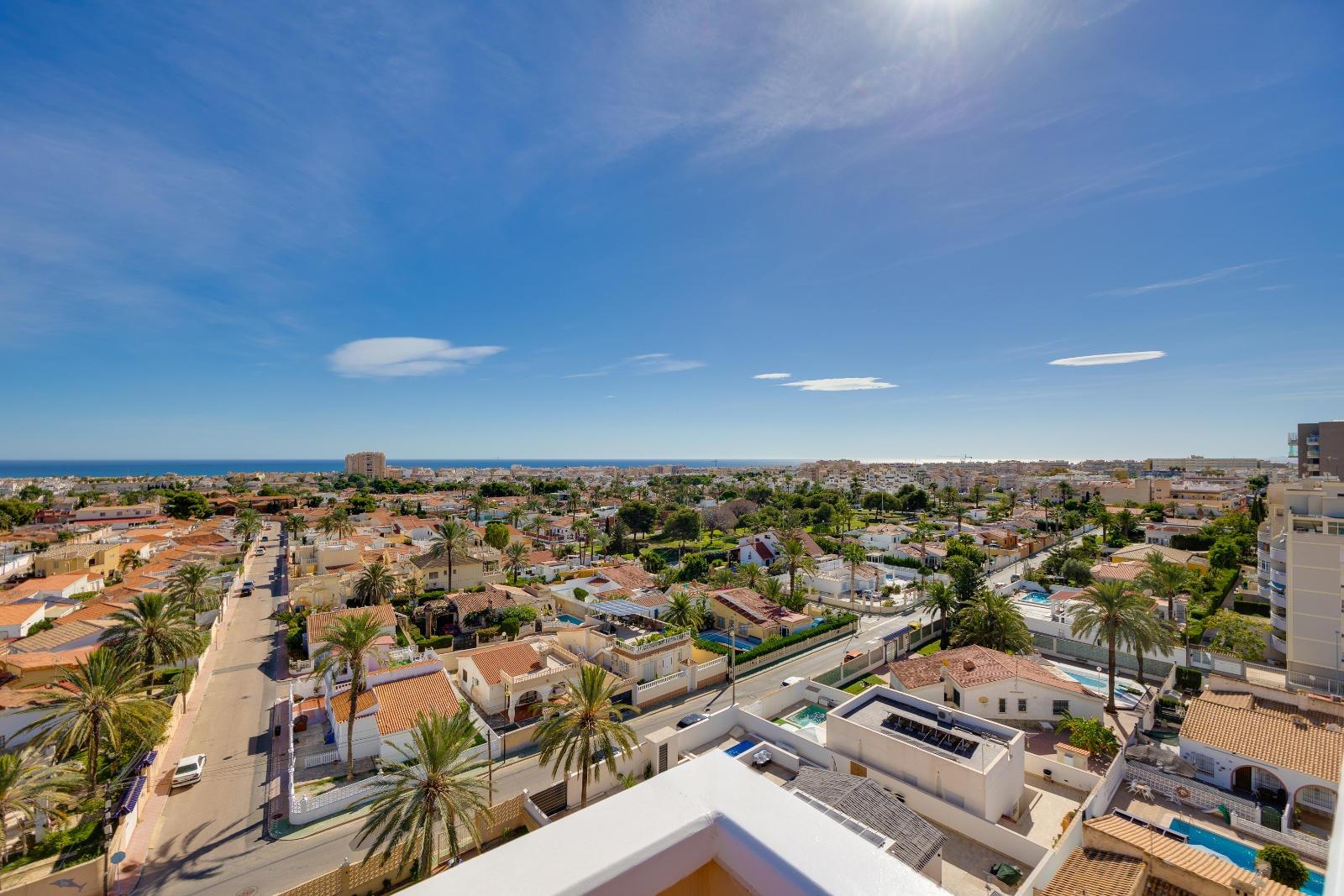 For sale - 2 Bedroom 1 Bathroom Apartment in Torrevieja - Nueva Torrevieja  - Alicante