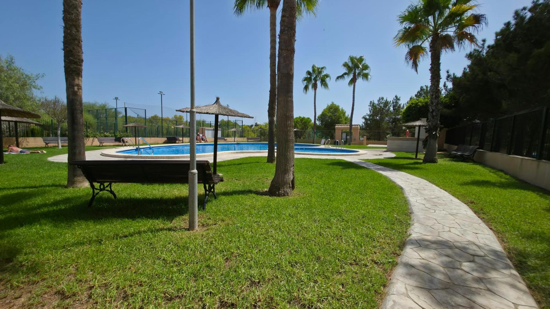 For sale - 2 Bedroom 1 Bathroom Bungalow in Torrevieja - Los Balcones - Los Altos Del Edén  - Alicante