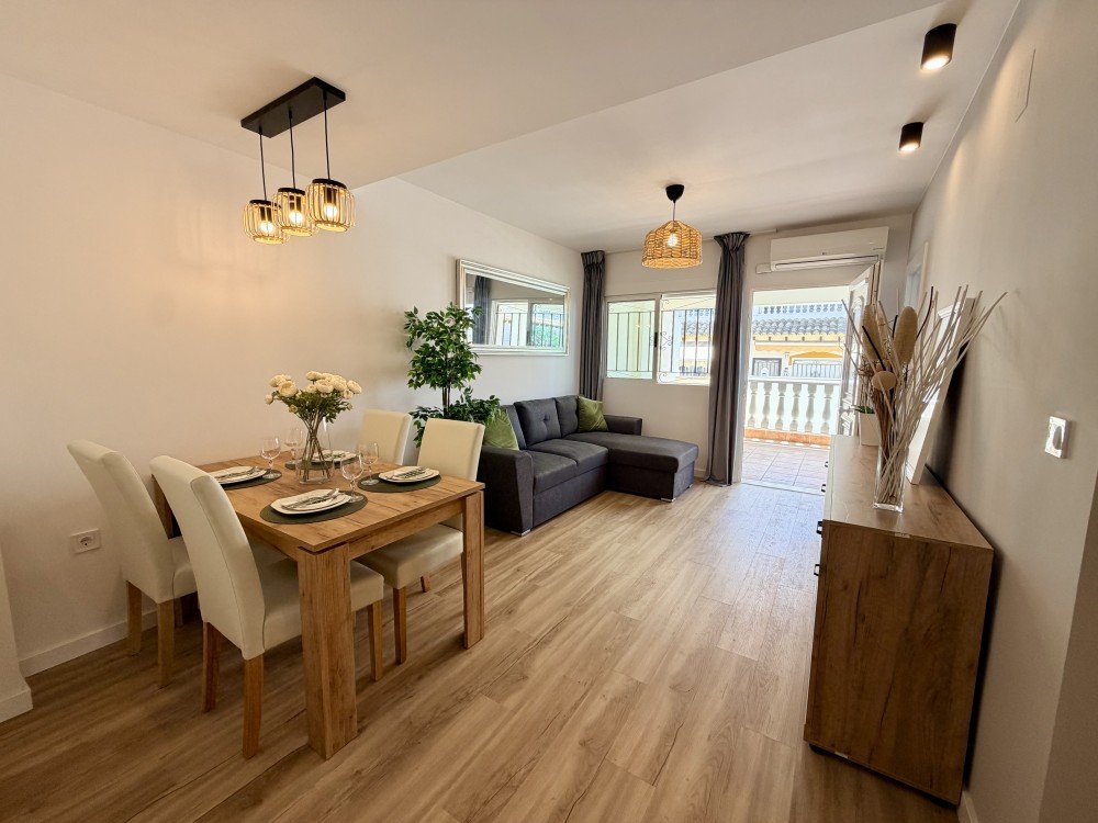 For sale - 3 Bedroom 2 Bathroom Town House in Orihuela Costa - Costa Blanca  - Alicante