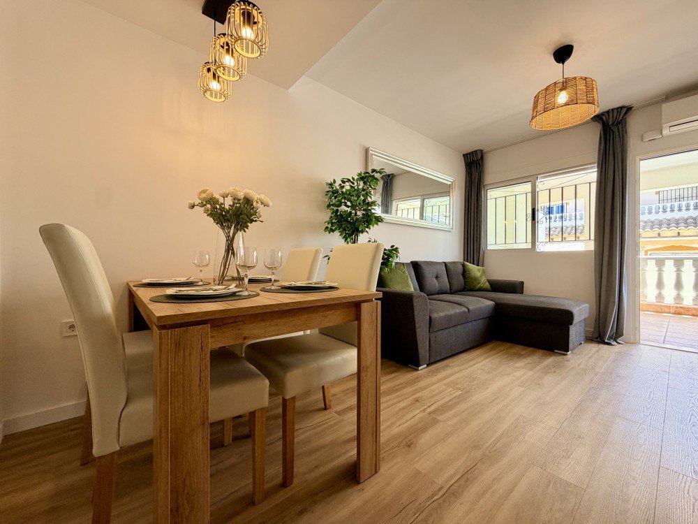 For sale - 3 Bedroom 2 Bathroom Town House in Orihuela Costa - Costa Blanca  - Alicante