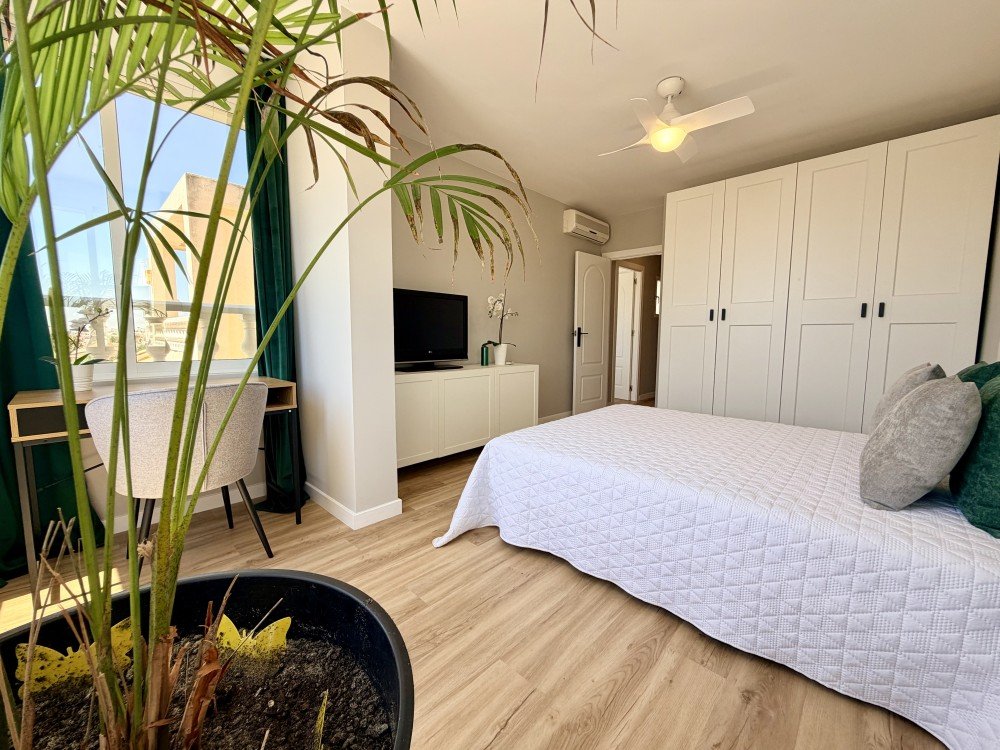 For sale - 3 Bedroom 2 Bathroom Town House in Orihuela Costa - Costa Blanca  - Alicante
