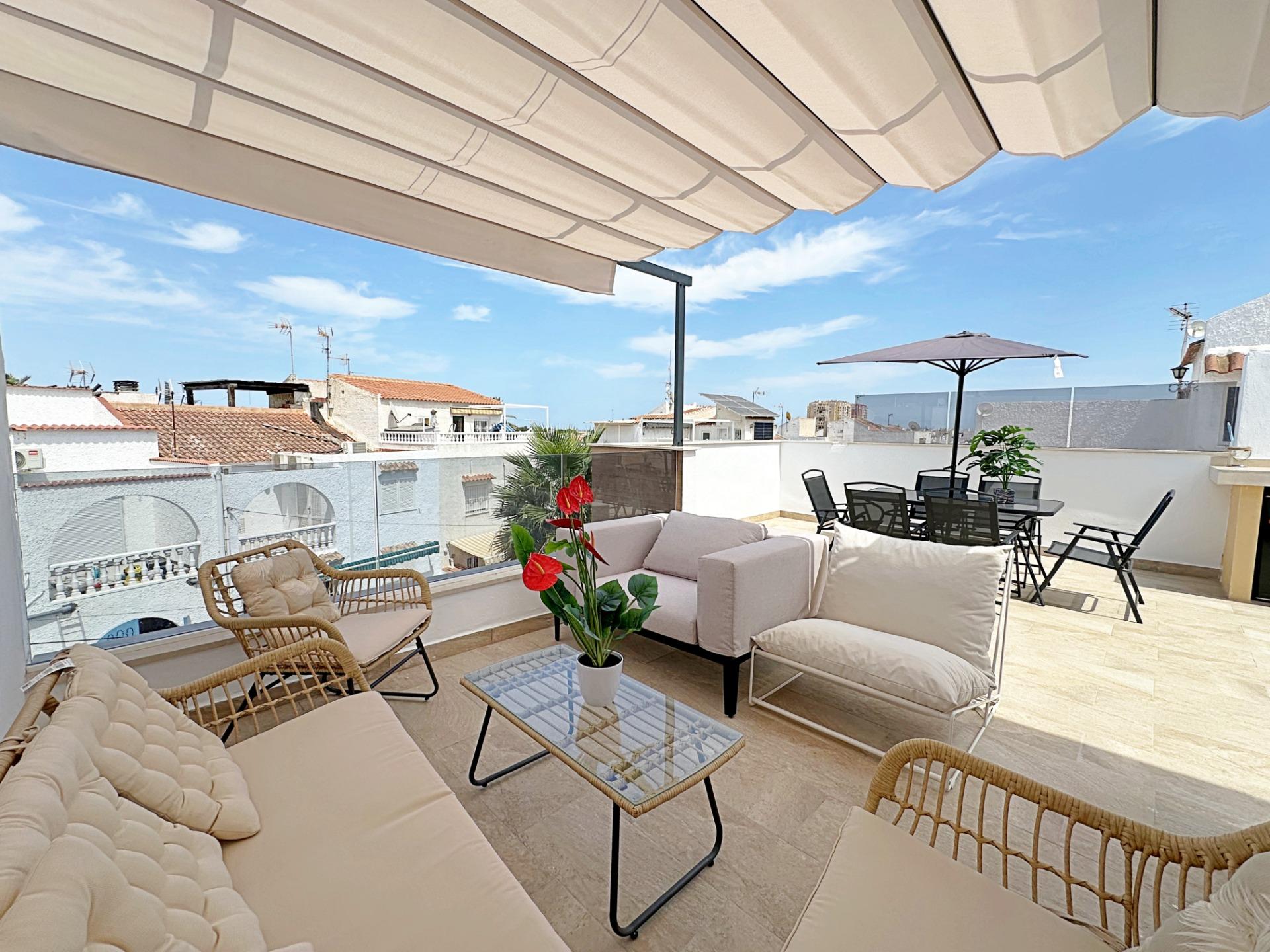 For sale - 3 Bedroom 3 Bathroom Town House in Torrevieja - aguas nuevas  - Alicante