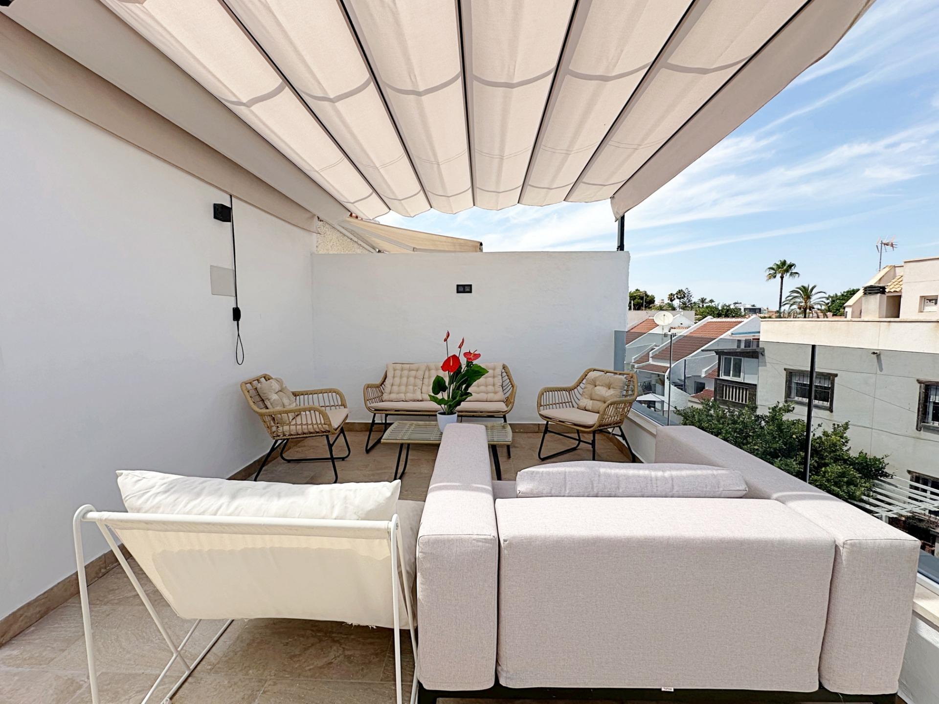 For sale - 3 Bedroom 3 Bathroom Town House in Torrevieja - aguas nuevas  - Alicante