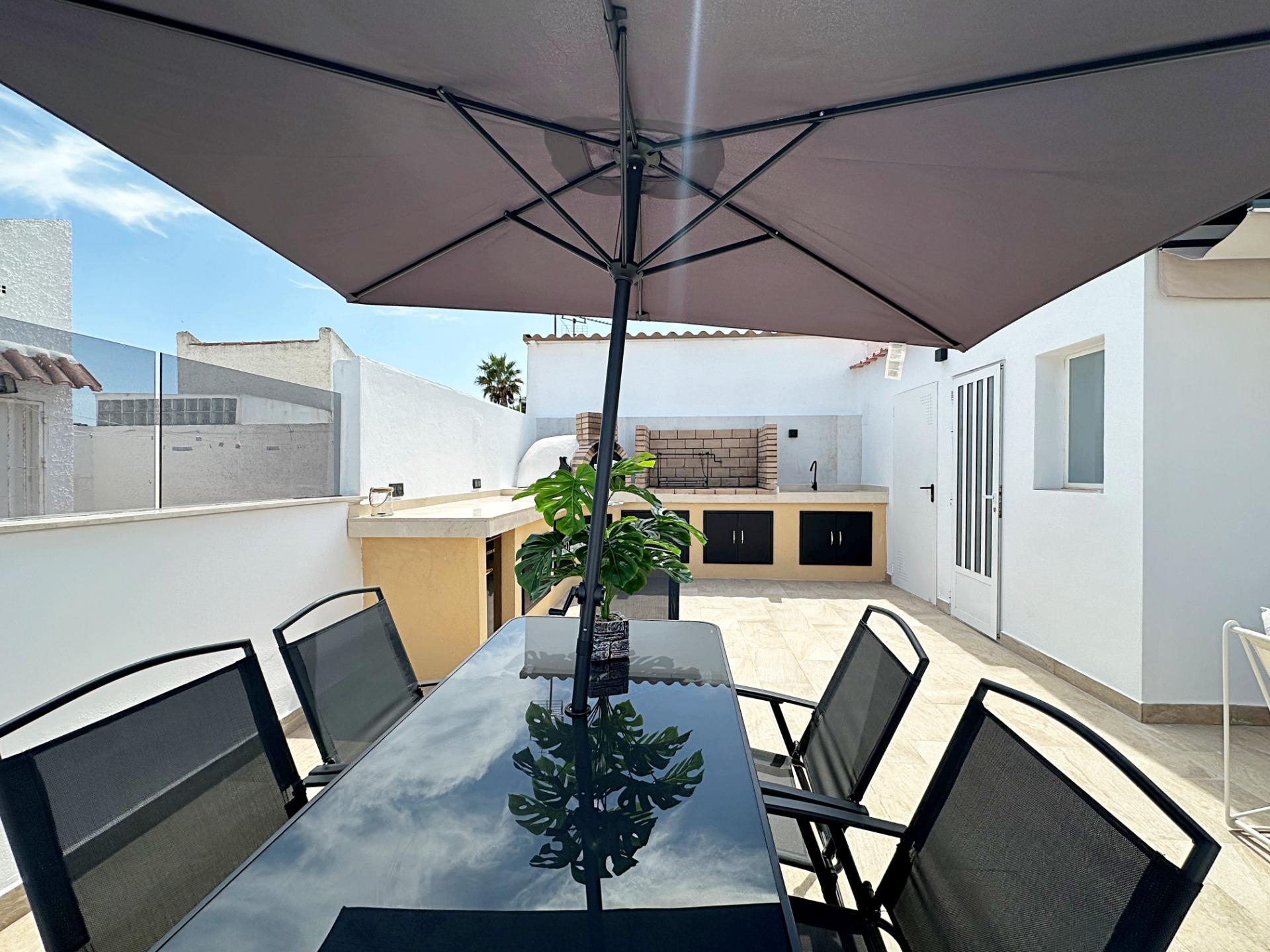 For sale - 3 Bedroom 3 Bathroom Town House in Torrevieja - aguas nuevas  - Alicante