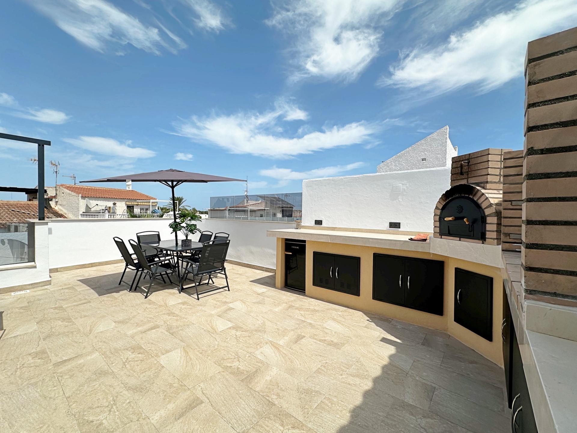 For sale - 3 Bedroom 3 Bathroom Town House in Torrevieja - aguas nuevas  - Alicante