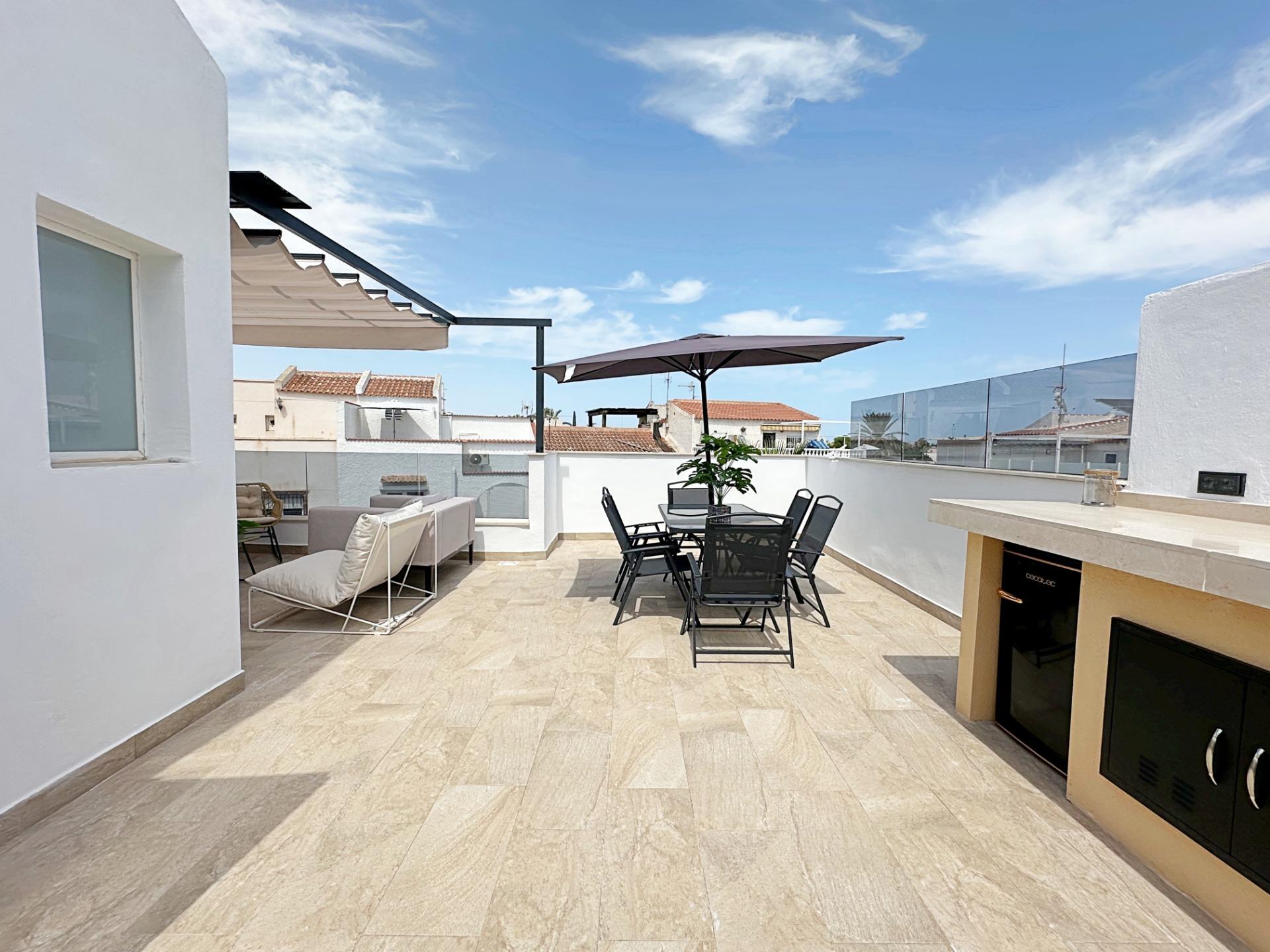 For sale - 3 Bedroom 3 Bathroom Town House in Torrevieja - aguas nuevas  - Alicante