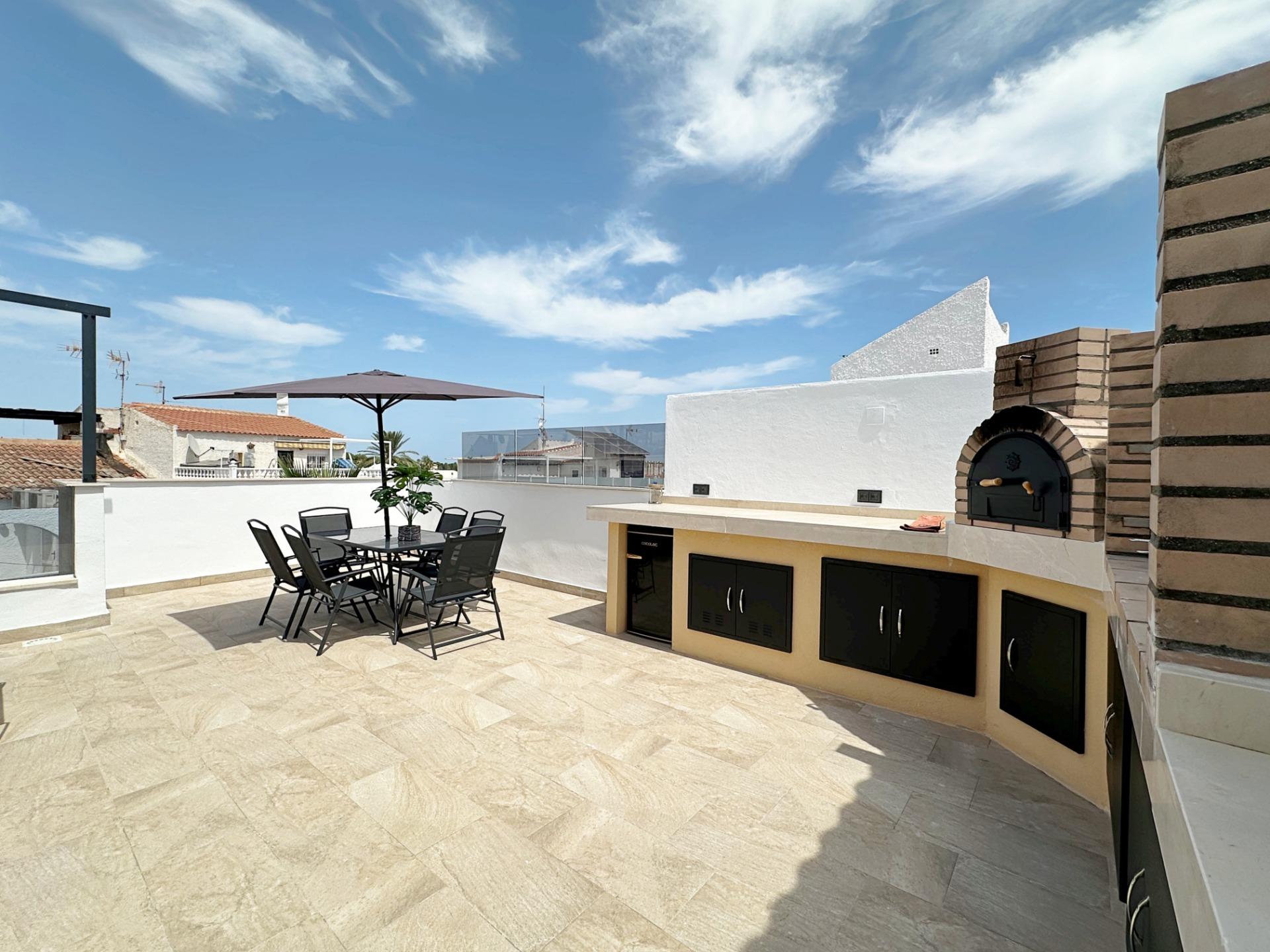 For sale - 3 Bedroom 3 Bathroom Town House in Torrevieja - aguas nuevas  - Alicante