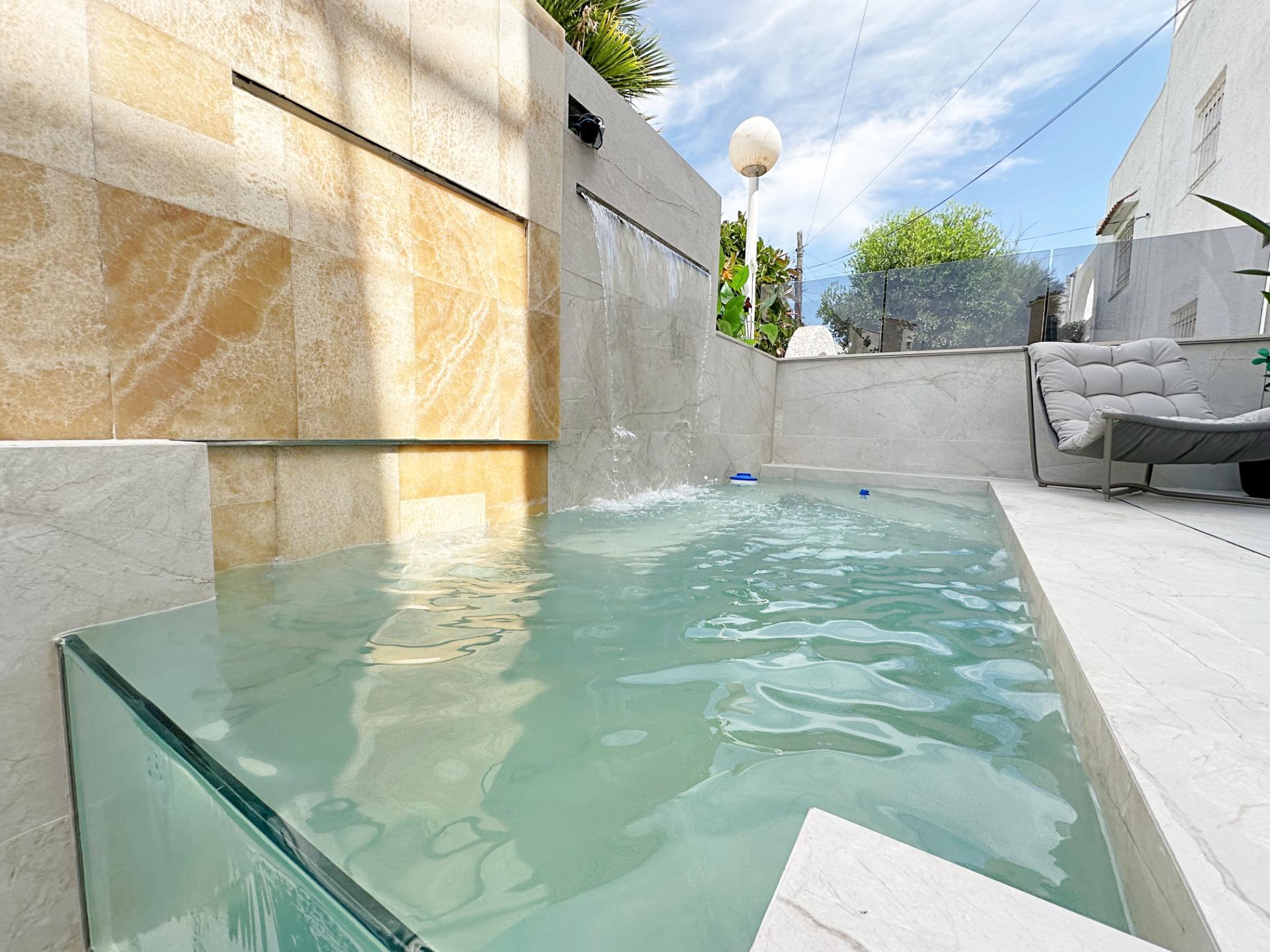 For sale - 3 Bedroom 3 Bathroom Town House in Torrevieja - aguas nuevas  - Alicante