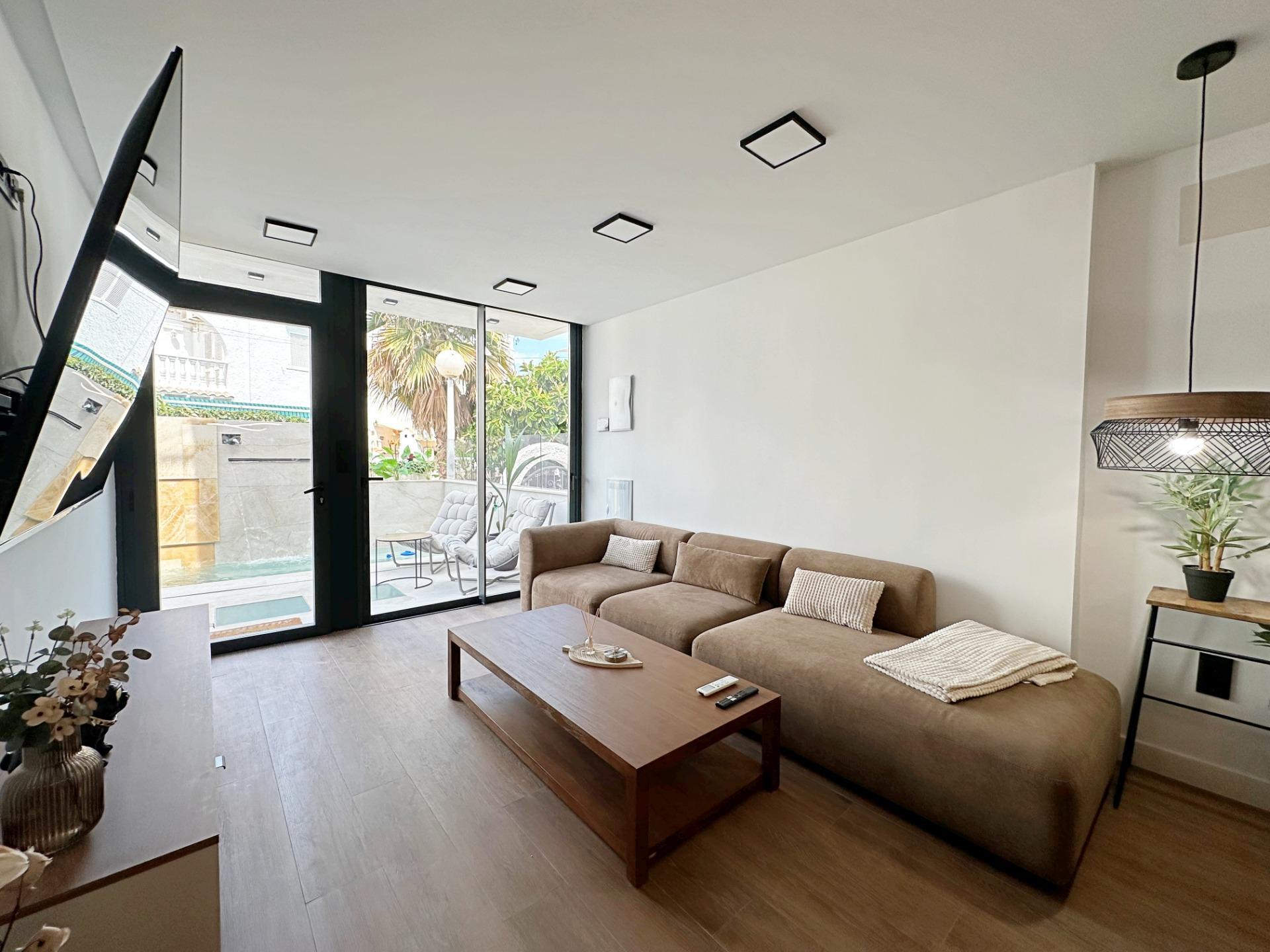 For sale - 3 Bedroom 3 Bathroom Town House in Torrevieja - aguas nuevas  - Alicante
