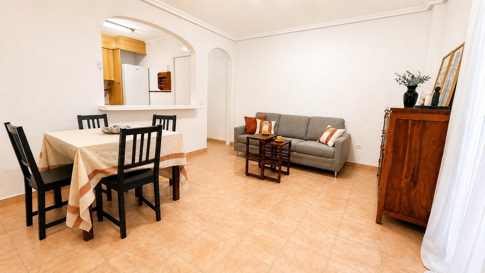 For sale - 2 Bedroom 1 Bathroom Apartment in Torrevieja - Playa Del Cura  - Alicante