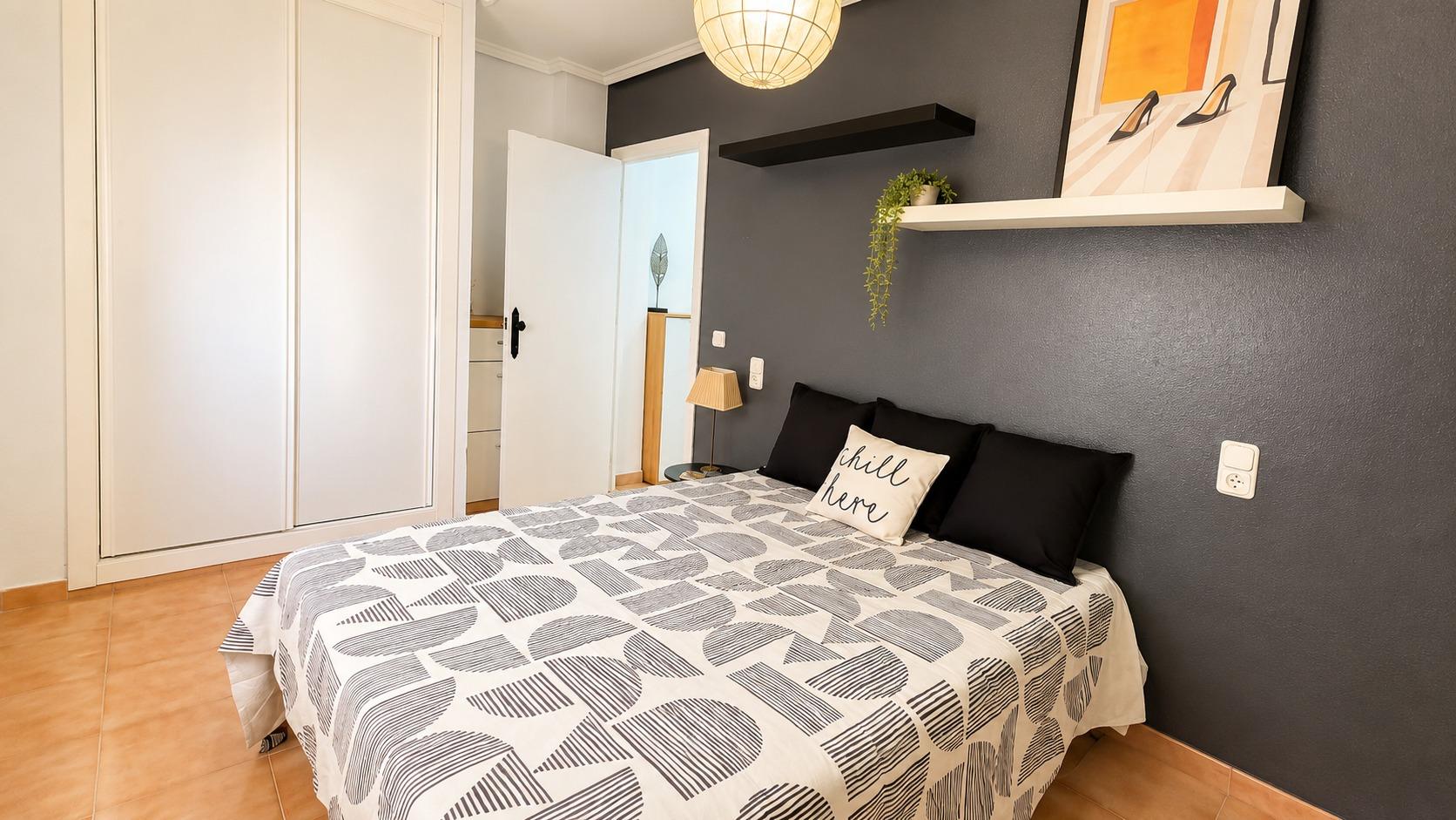 For sale - 2 Bedroom 1 Bathroom Apartment in Torrevieja - Playa Del Cura  - Alicante