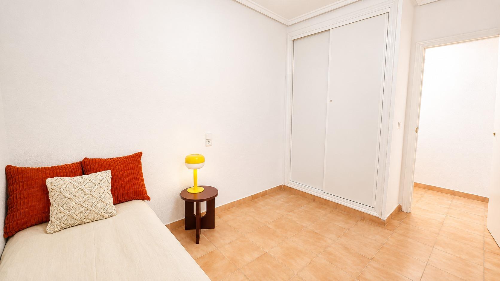 For sale - 2 Bedroom 1 Bathroom Apartment in Torrevieja - Playa Del Cura  - Alicante