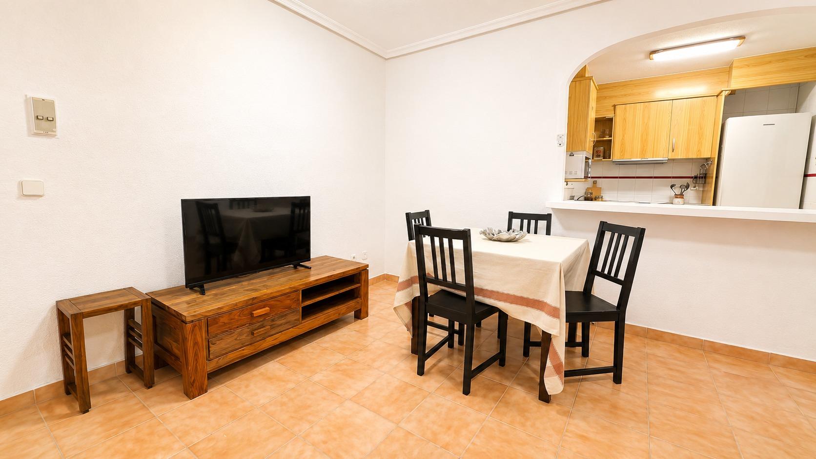For sale - 2 Bedroom 1 Bathroom Apartment in Torrevieja - Playa Del Cura  - Alicante