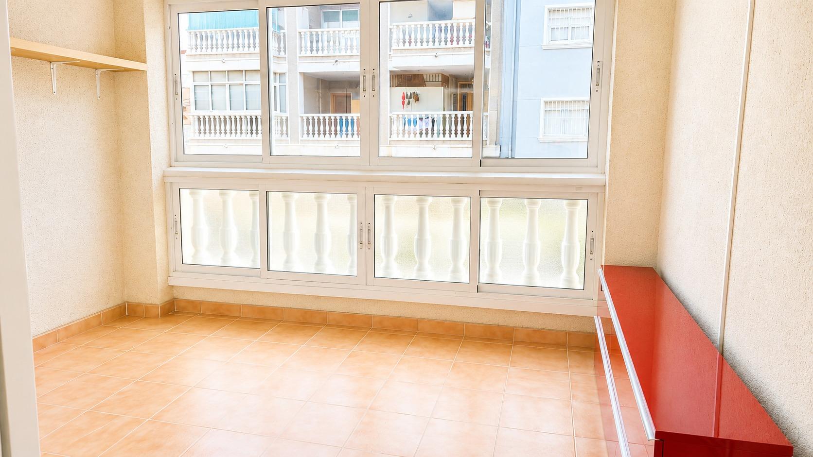 For sale - 2 Bedroom 1 Bathroom Apartment in Torrevieja - Playa Del Cura  - Alicante