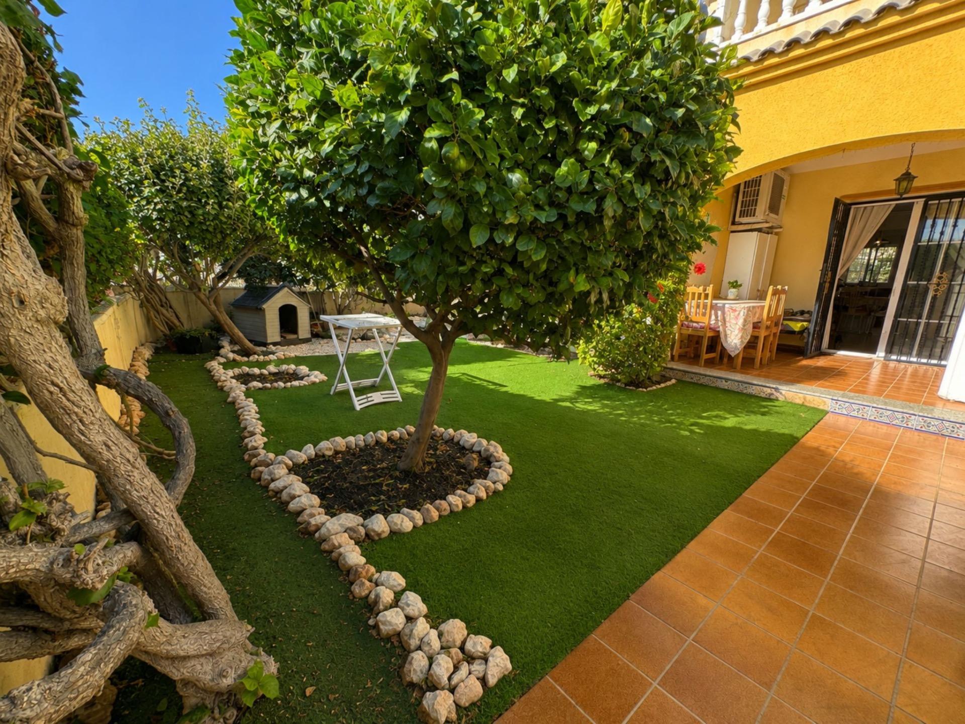 For sale - 2 Bedroom 2 Bathroom Bungalow in Orihuela Costa - Lomas De Cabo Roig  - Alicante