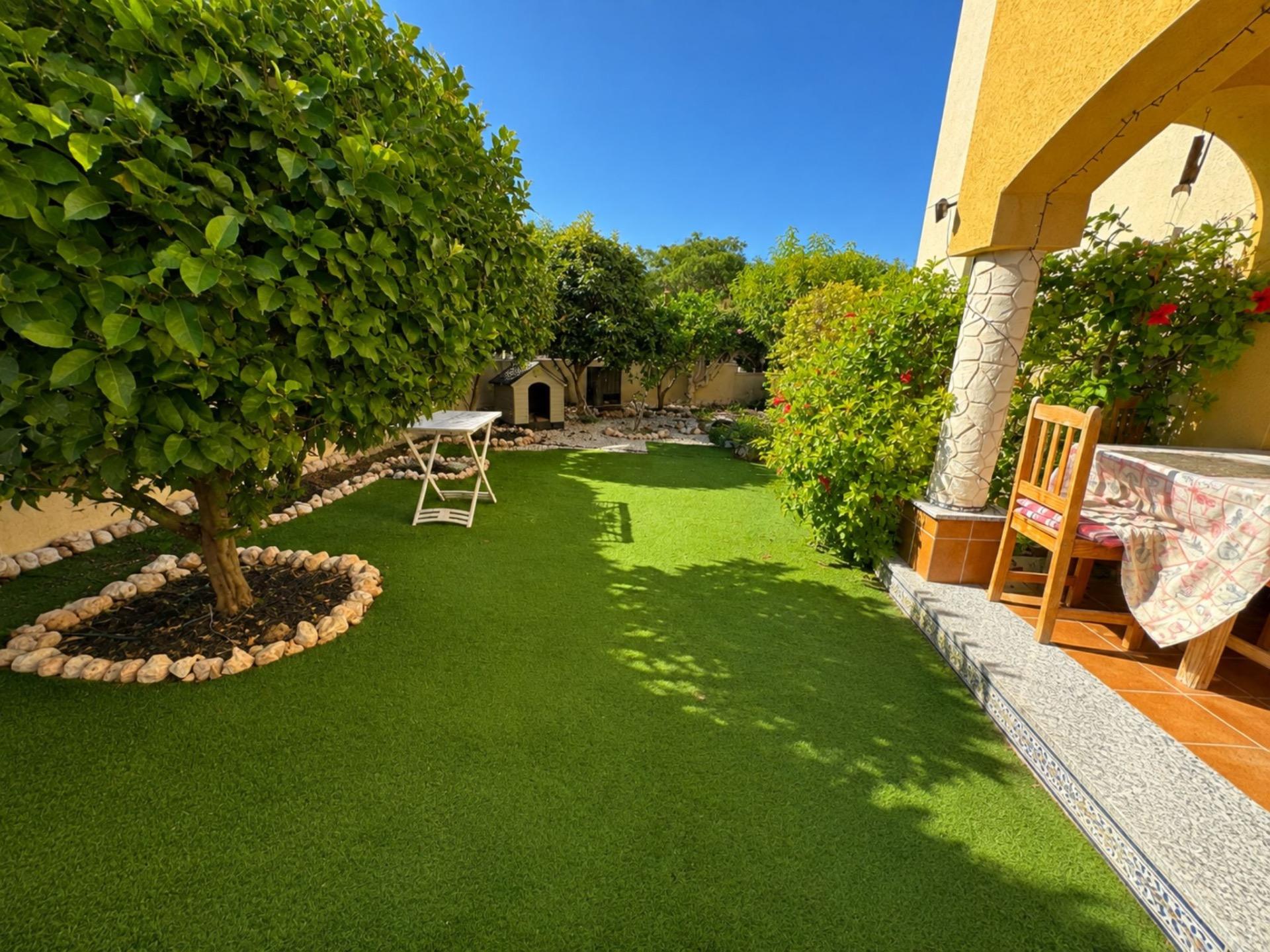 For sale - 2 Bedroom 2 Bathroom Bungalow in Orihuela Costa - Lomas De Cabo Roig  - Alicante