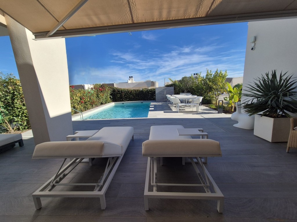 For sale - 2 Bedroom 2 Bathroom Villa in La Finca Golf Resort - Inland  - Alicante