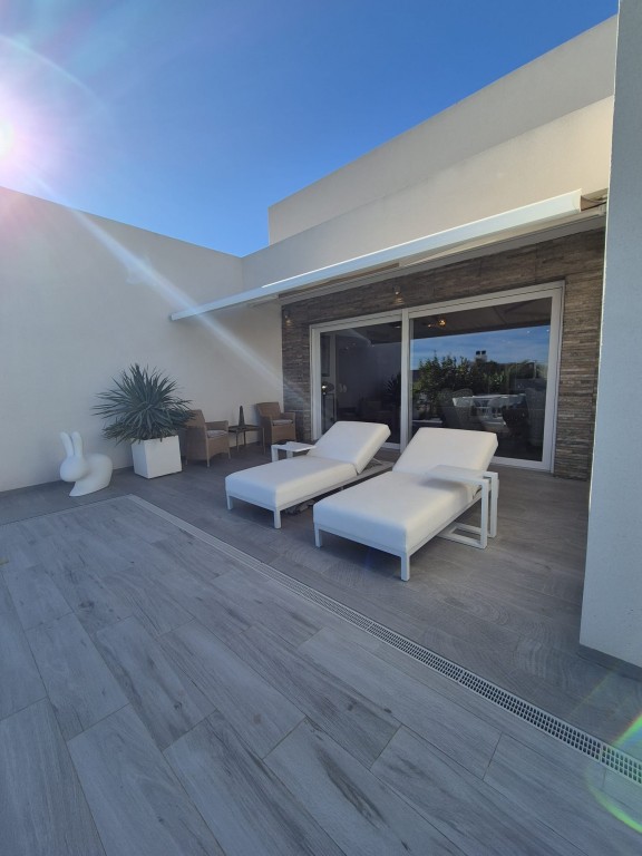 For sale - 2 Bedroom 2 Bathroom Villa in La Finca Golf Resort - Inland  - Alicante