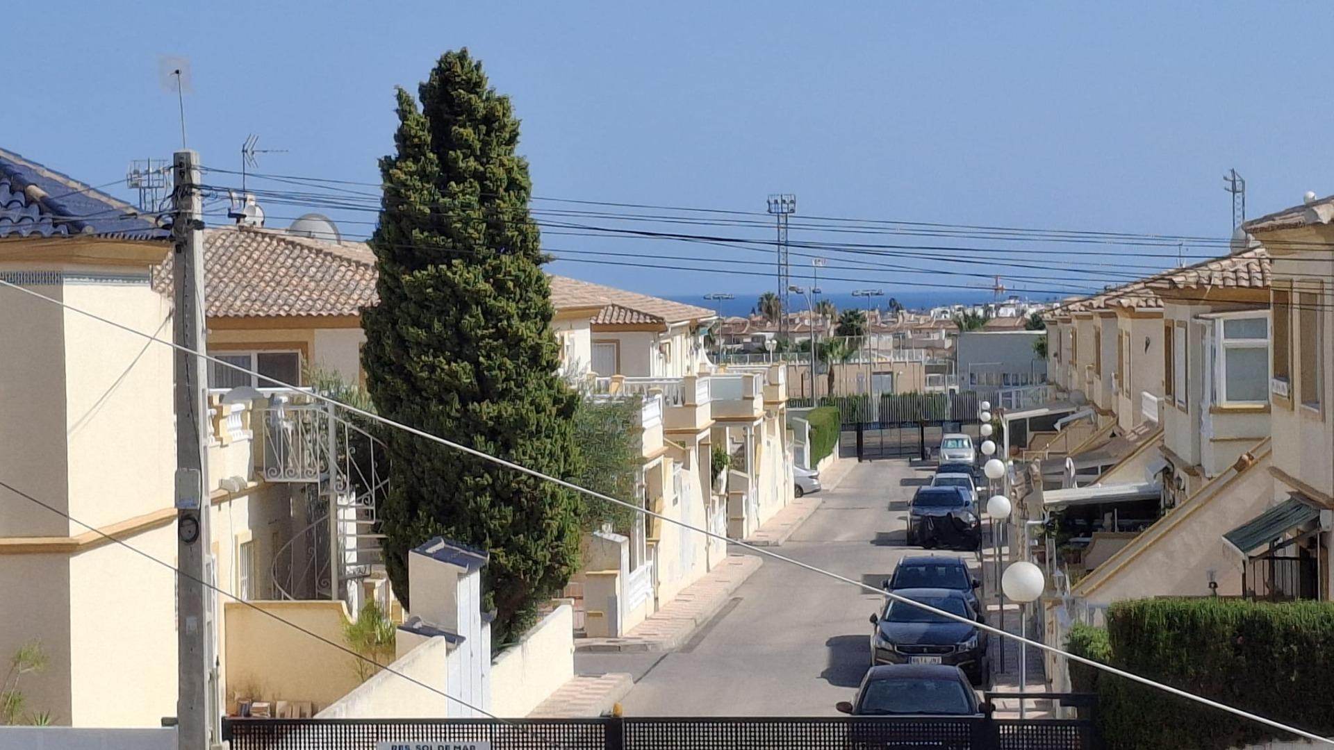 For sale - 3 Bedroom 1 Bathroom Town House in Orihuela Costa - Playa Flamenca  - Alicante