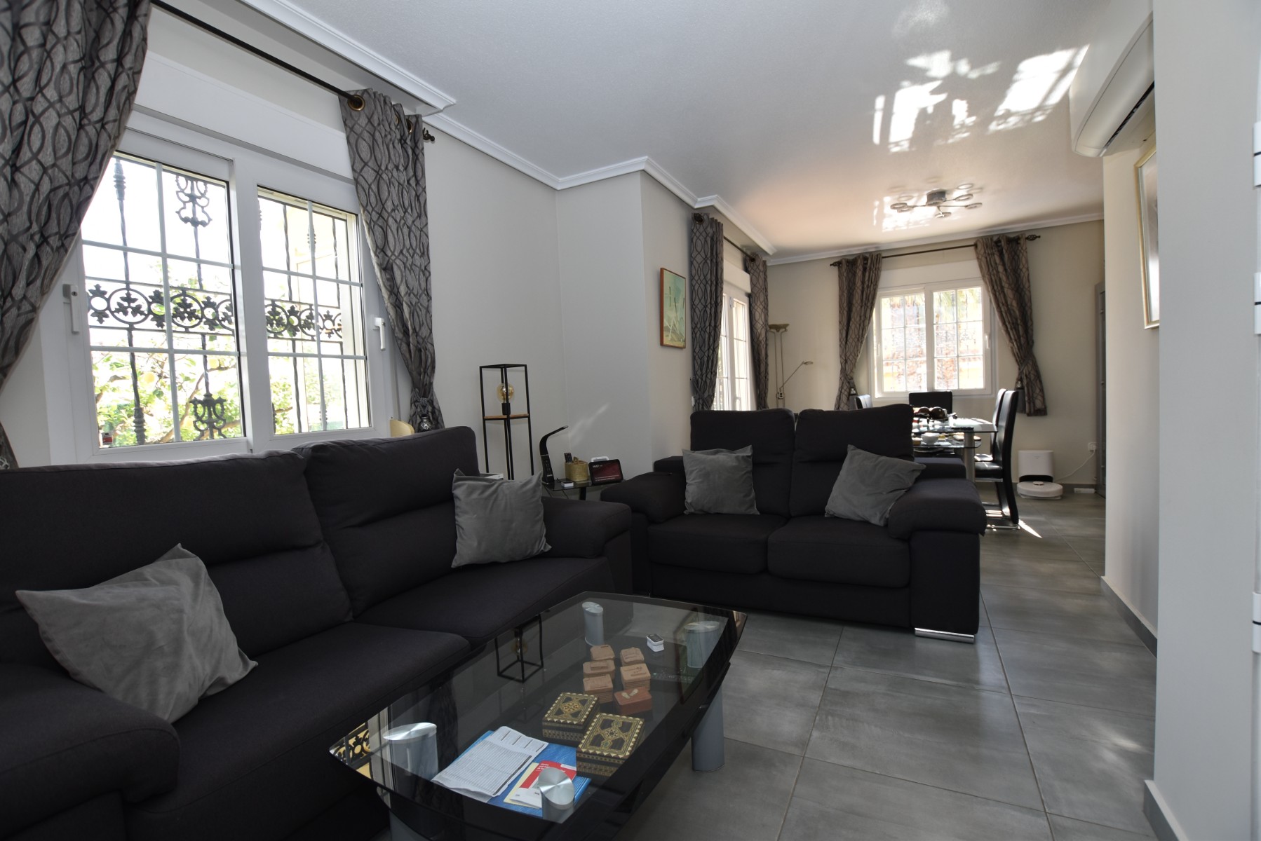 For sale - 3 Bedroom 2 Bathroom Villa in Orihuela Costa - Costa Blanca  - Alicante