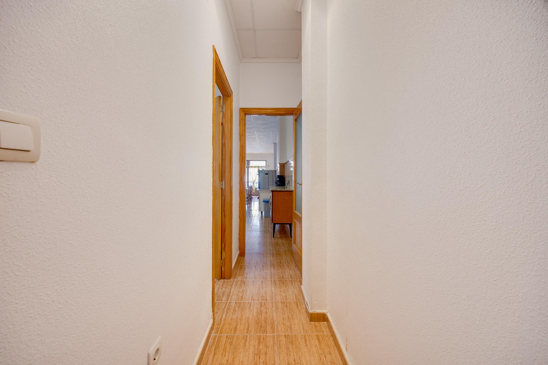 For sale - 3 Bedroom 1 Bathroom Apartment in Torrevieja - Paseo Maritimo  - Alicante