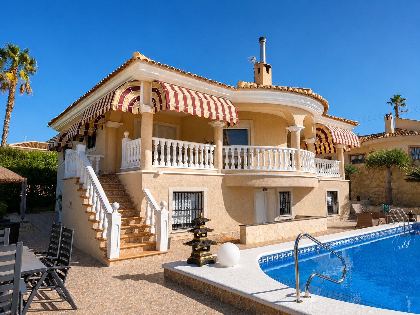 For sale - 4 Bedroom 3 Bathroom Villa in Rojales - Inland  - Alicante