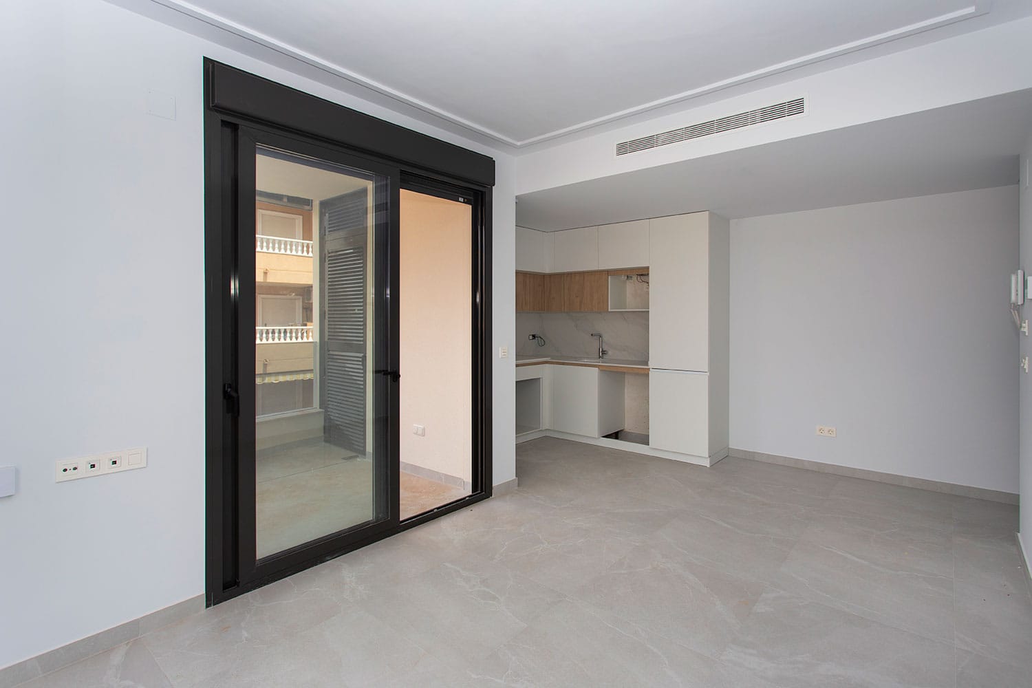 For sale - 2 Bedroom 2 Bathroom Apartment in Torrevieja - Costa Blanca  - Alicante