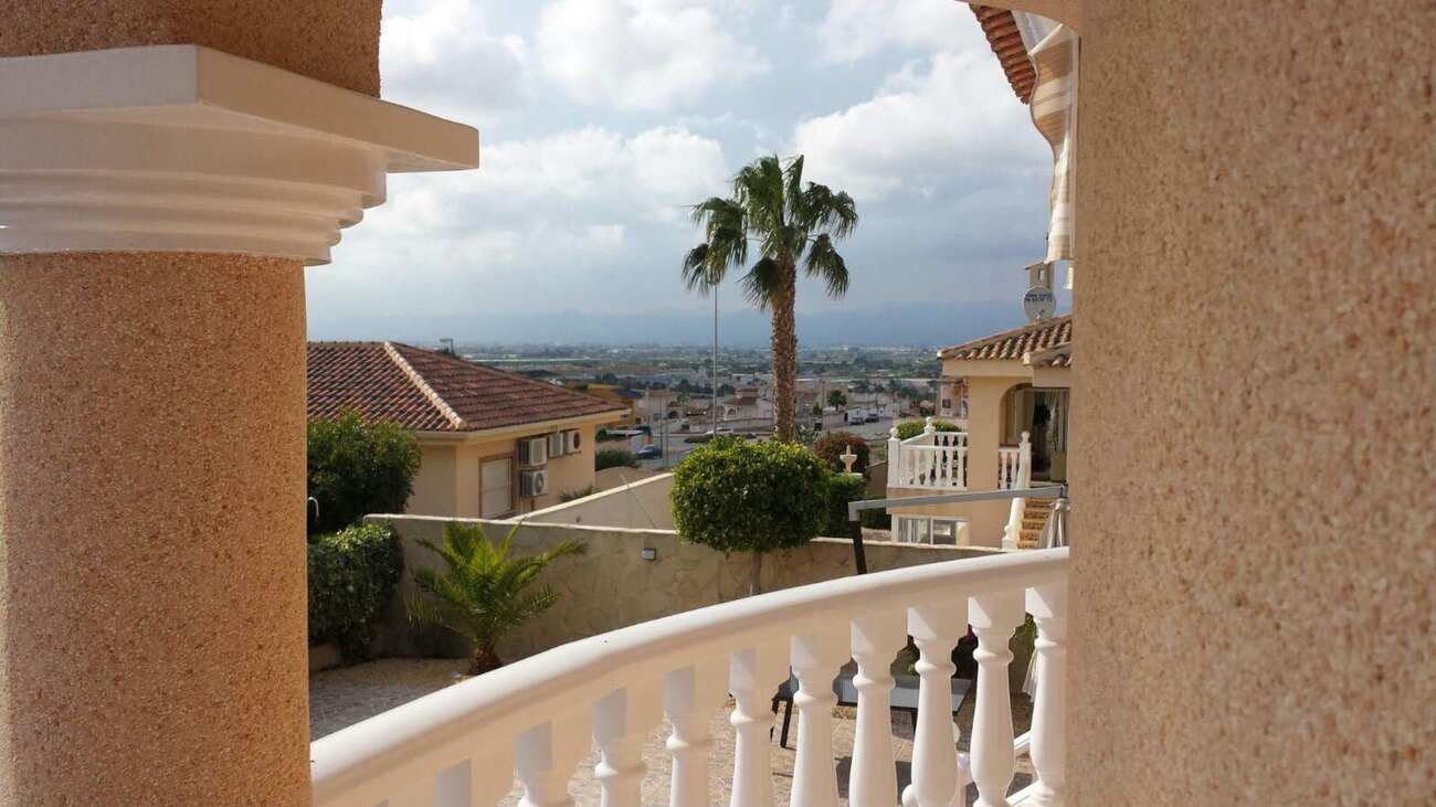For sale - 4 Bedroom 3 Bathroom Villa in Rojales -  - Alicante