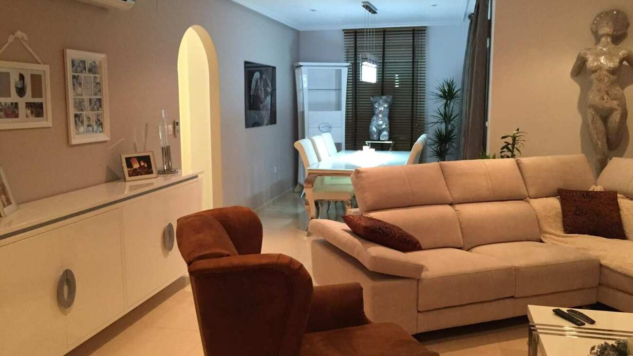 For sale - 4 Bedroom 3 Bathroom Villa in Rojales -  - Alicante