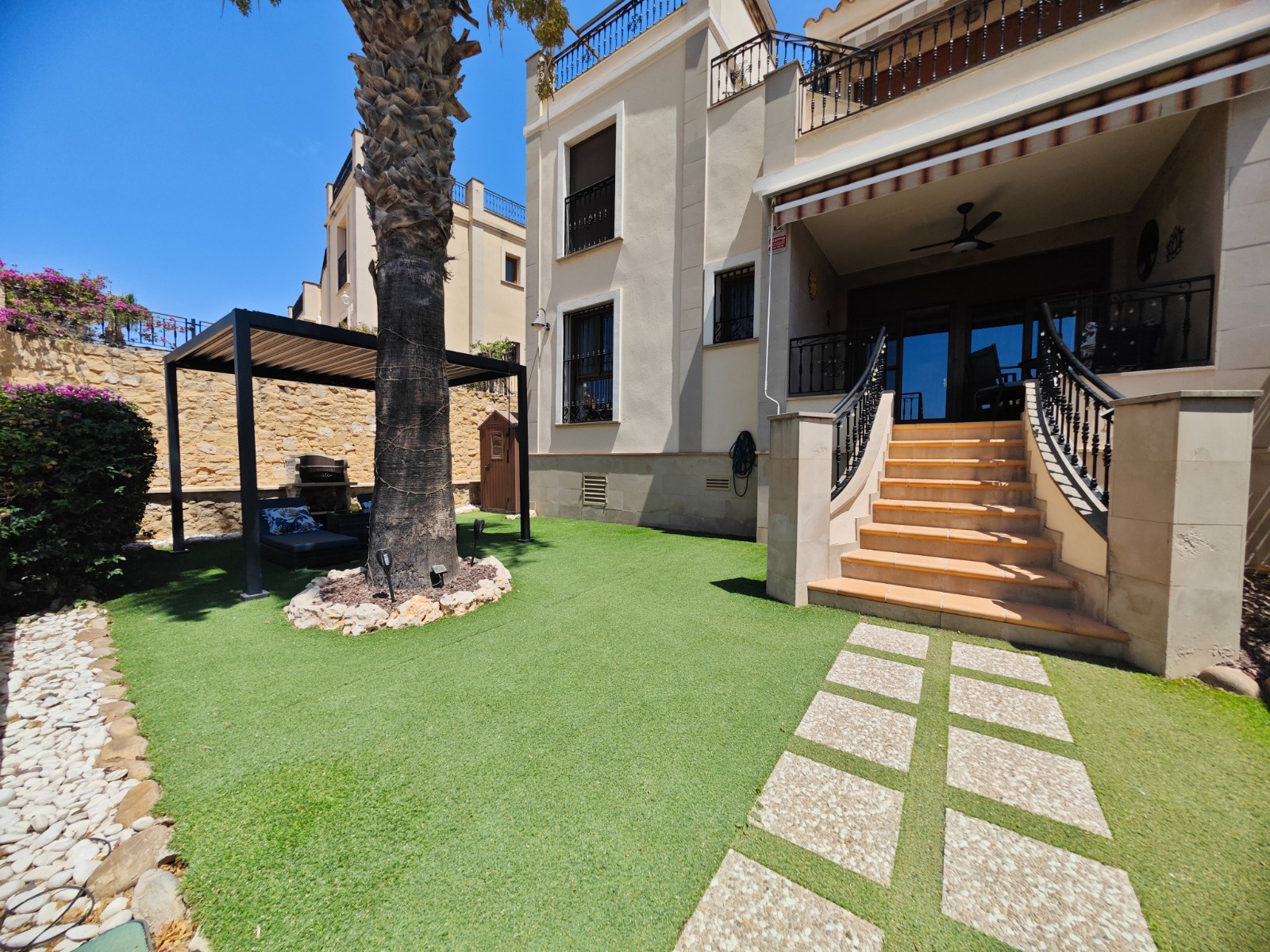 For sale - 2 Bedroom 2 Bathroom Apartment in Algorfa - Inland  - Alicante