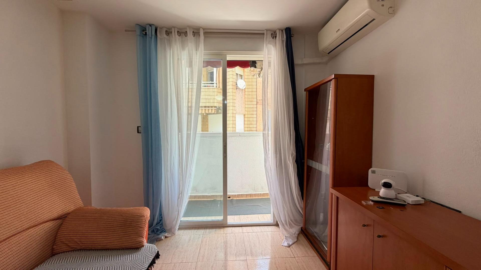 For sale - 2 Bedroom 1 Bathroom Apartment in Torrevieja - Torrevieja  - Alicante