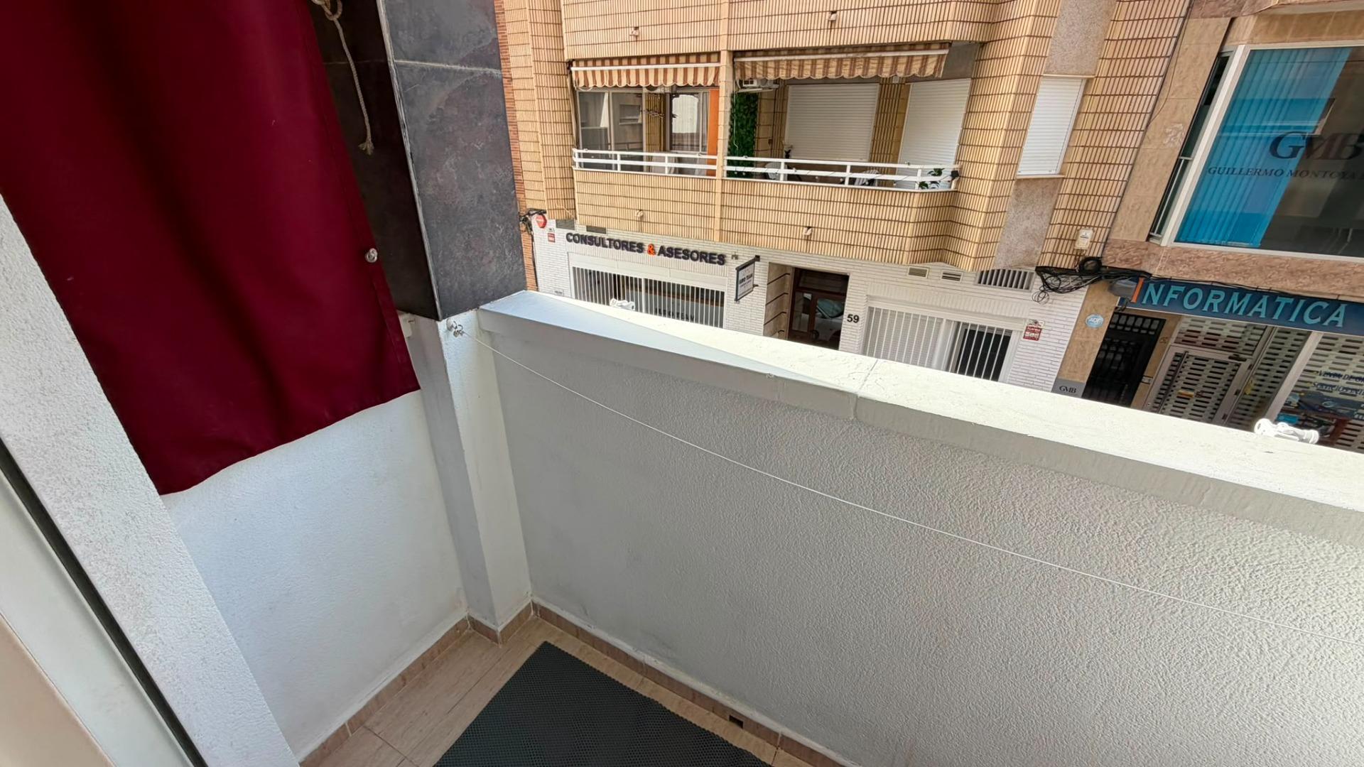 For sale - 2 Bedroom 1 Bathroom Apartment in Torrevieja - Torrevieja  - Alicante