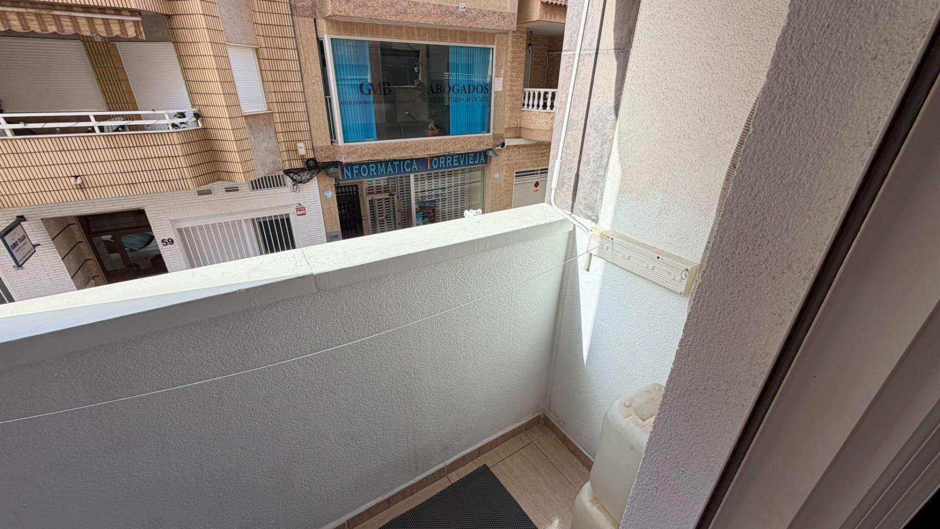 For sale - 2 Bedroom 1 Bathroom Apartment in Torrevieja - Torrevieja  - Alicante