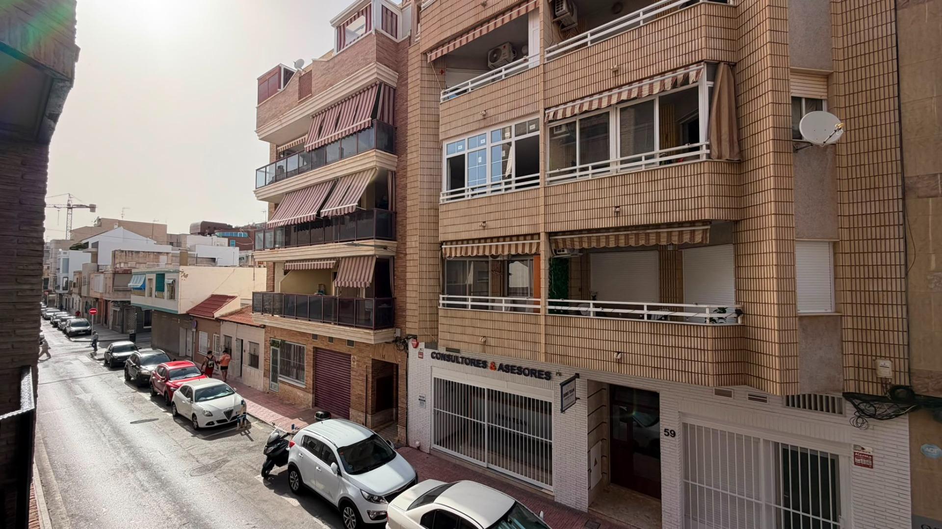 For sale - 2 Bedroom 1 Bathroom Apartment in Torrevieja - Torrevieja  - Alicante