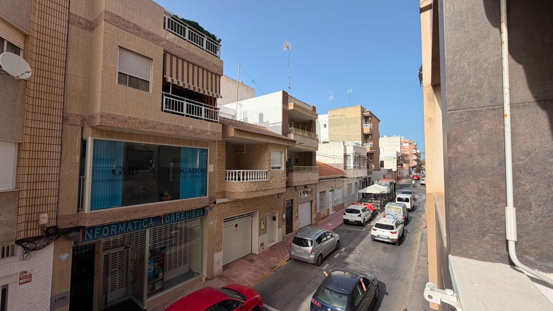 For sale - 2 Bedroom 1 Bathroom Apartment in Torrevieja - Torrevieja  - Alicante