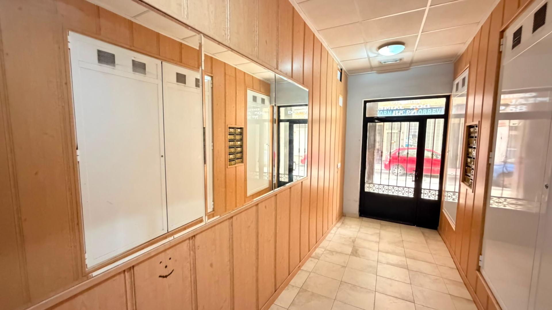 For sale - 2 Bedroom 1 Bathroom Apartment in Torrevieja - Torrevieja  - Alicante